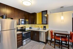 Residence Inn by Marriott Milwaukee North/Glendale Hotel With Full Kitchen in Glendale