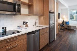 Element Minneapolis Downtown North Loop Hotel With Full Kitchen in 