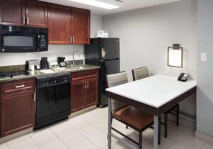 Hampton Inn & Suites Memphis-Beale Street Hotel With Full Kitchen in Memphis