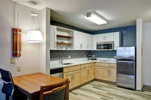 Homewood Suites by Hilton Chicago-Downtown Hotel With Full Kitchen in 