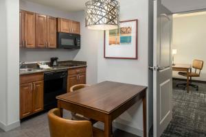 Homewood Suites by Hilton Phoenix North-Happy Valley Hotel With Full Kitchen in Phoenix