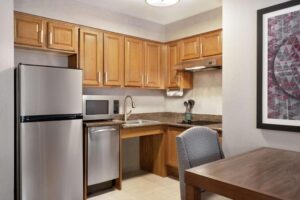 Homewood Suites by Hilton Portland Airport Hotel With Full Kitchen in 