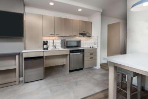 Hyatt House Chicago West Loop-Fulton Market Hotel With Full Kitchen in 