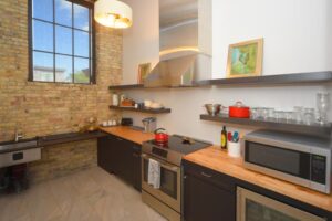 Kinn Guesthouse Bay View Hotel With Full Kitchen in Milwaukee