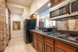 Quarter House Suites Hotel With Full Kitchen in 