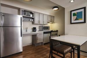 Residence Inn Sunnyvale Silicon Valley II Hotel With Full Kitchen in Sunnyvale