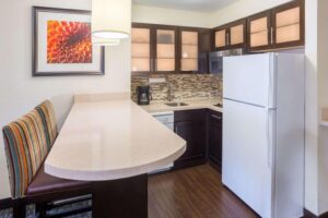 Sonesta ES Suites Atlanta Perimeter Center Hotel With Full Kitchen in 
