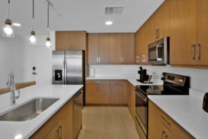 The Avalon Club Hotel With Full Kitchen in 