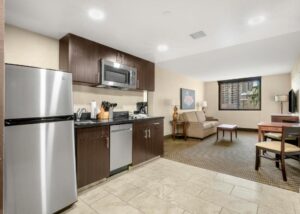 The Carriage House Hotel With Full Kitchen in 