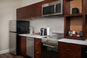 TownePlace Suites Fort Worth Northwest Lake Worth Hotel With Full Kitchen in 