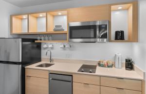 TownePlace Suites Jacksonville Airport Hotel With Full Kitchen in 
